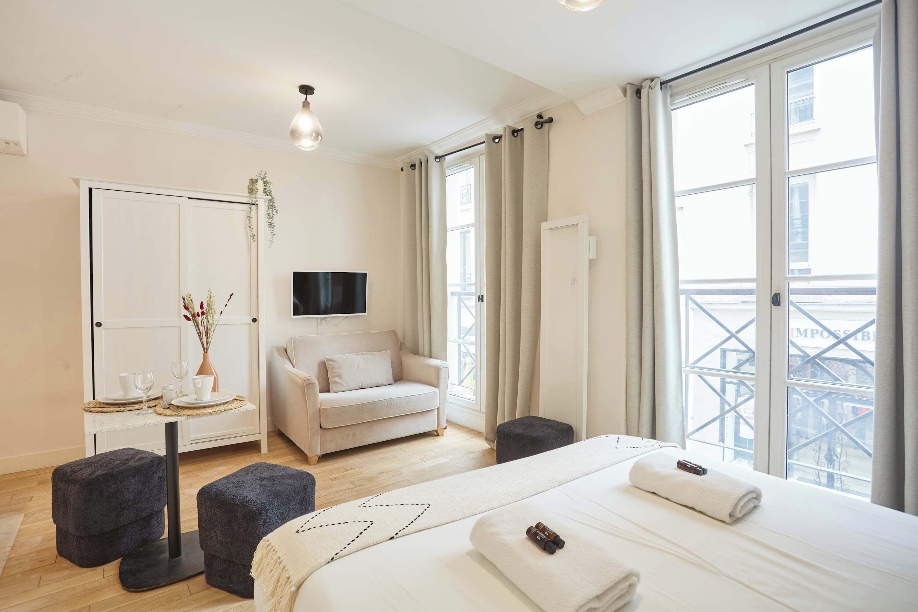 1 chambre, fer et planche à repasser, lit parapluie, Wi-Fi