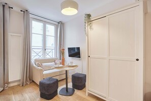 Interior - Charming studio center of Paris/Montorgueil (Paris)