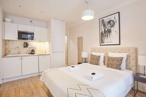 1 bedroom, iron/ironing board, travel cot, WiFi