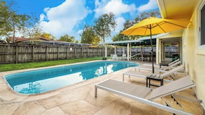 Pool - Fort Lauderdale Oasis: 4BR, Pool & Game Room (Fort Lauderdale)
