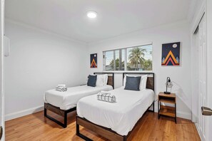 4 bedrooms, WiFi, bed sheets