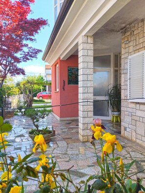 Exterior - Charming Apartment in Umag With Balcony (Umag)