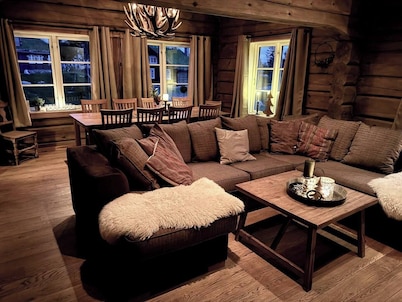 Unique log cabin on Lifjell with sauna, 4 bedrooms, 2 living rooms and 2.5 bathrooms