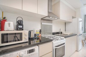 Fridge, microwave, stovetop, toaster