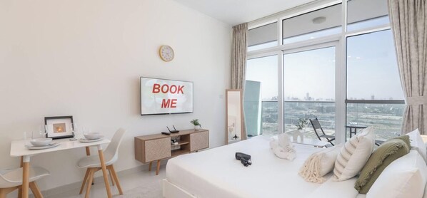 Desk, iron/ironing board, WiFi - StayShort - Mesmerizing Studio in Damac Hills with City Views! (Al Hebiah Third)