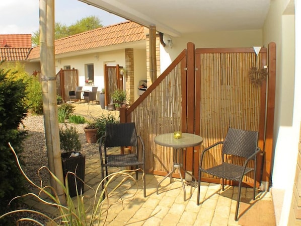 Junior-Suite, Blick auf den Innenhof | Terrasse/Patio