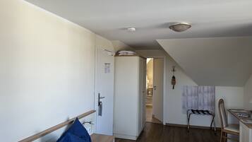 Comfort-Doppelzimmer | 1 Schlafzimmer, Zimmersafe, Schreibtisch, laptopgeeigneter Arbeitsplatz