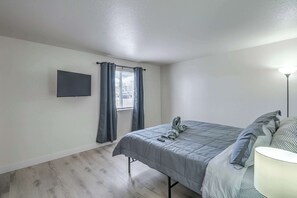 2 slaapkamers, een bureau, een strijkplank/strijkijzer, gratis wifi