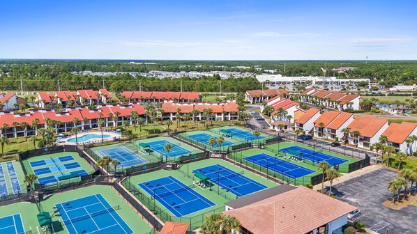 Sports court - Ground Floor Condo Just Across from the Beach (Panama City Beach)
