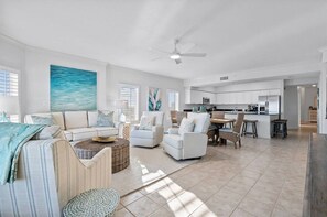 TV - Admiral Quarters Luxury Condo Gulf Front - Remodel (Orange Beach)