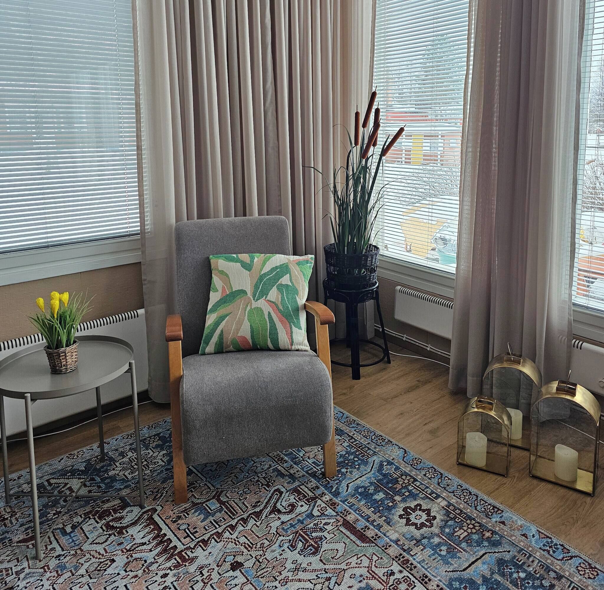 House, 4 Bedrooms, Sauna | Living room | Books