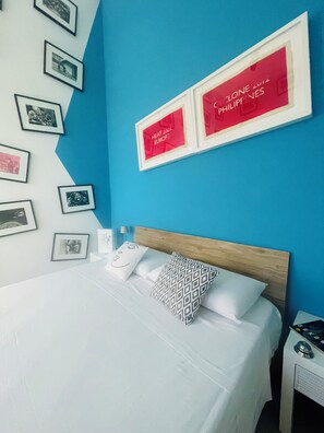 2 bedrooms, desk, iron/ironing board, travel cot