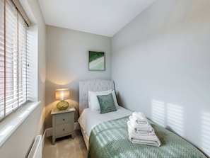 4 quartos, Wi-Fi de cortesia, roupa de cama