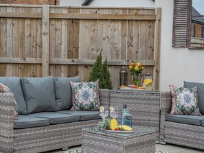 Property grounds - 4 bedroom accommodation in Amble, near Warkworth (Amble, near Warkworth)