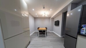 Room, 1 Bedroom, Smoking, City View | Interior - Room in Apartment - Stylish Apartment With Private Room and Facilities (Bristol)