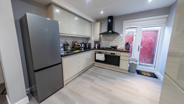 Room, 1 Bedroom, Smoking, City View | Interior - Room in Apartment - Stylish Apartment With Private Room and Facilities (Bristol)