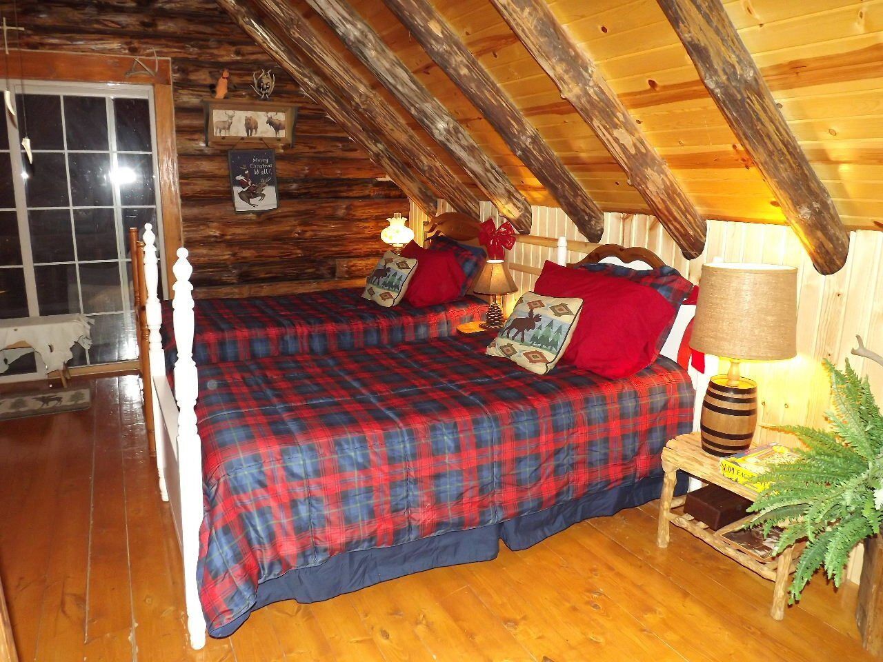 4 عدّة غرف نوم وملاءات أسرّة