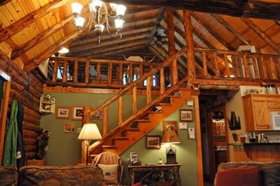 Adventurous Vacation Getaway at the Possum Lodge Cabin!