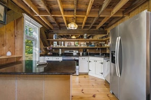 Fridge, microwave, oven, stovetop - The Carriage House! Unique! (Hancock)