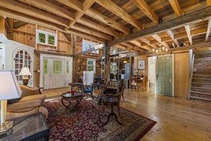 Unclassified image, 3 of 33, button