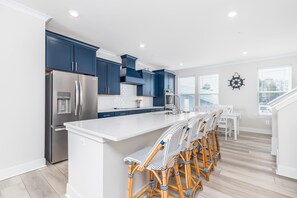 Fridge, microwave, oven, stovetop - New Townhome Steps from the Beach (Ocean City)