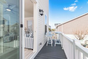 Property grounds - New Townhome Steps from the Beach (Ocean City)