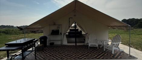 تناول الطعام بالخارج