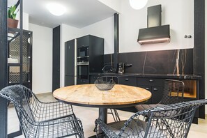 Micro-ondes, four, plaque de cuisson, lave-vaisselle