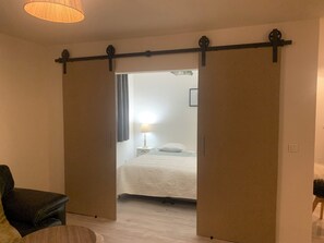 2 soverom, wi-fi (inkludert) og sengetøy