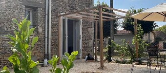 Maison Vigneronne -  Stay on a vineyard in this 18th century stone farmhouse