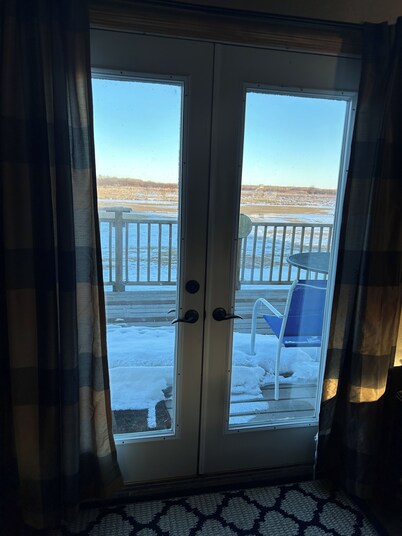 Charming 2-bedroom house just off the south shore of Lake of the Woods.