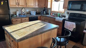 Frigorífic, microones, forn i placa de cuina