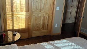 2 dormitoris i roba de llit