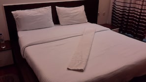 Chambre simple, vue sur la ville | Accès au Wi-Fi (inclus)