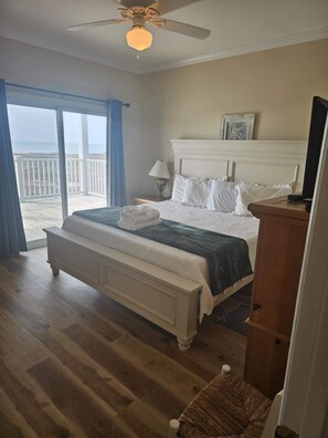 3 chambres, fer et planche à repasser, Wi-Fi, draps fournis