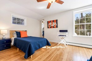 Bedroom 3 with 3 twin beds - Near Long Sands: 2 Living Areas, Family Fun (York)