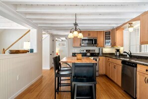 Prepare your favorite meals in the full kitchen  - Near Long Sands: 2 Living Areas, Family Fun (York)