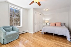 Bedroom 2 with queen bed, and Smart TV - Near Long Sands: 2 Living Areas, Family Fun (York)