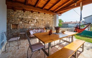 Appartement, 3 chambres, terrasse, vue jardin | Restauration extérieure