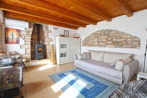 Apartment, 3 Bedrooms, Terrace, Garden View | Living room