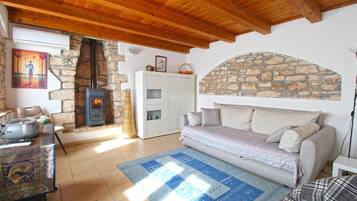 Apartment, 3 Bedrooms, Terrace, Garden View | Living room