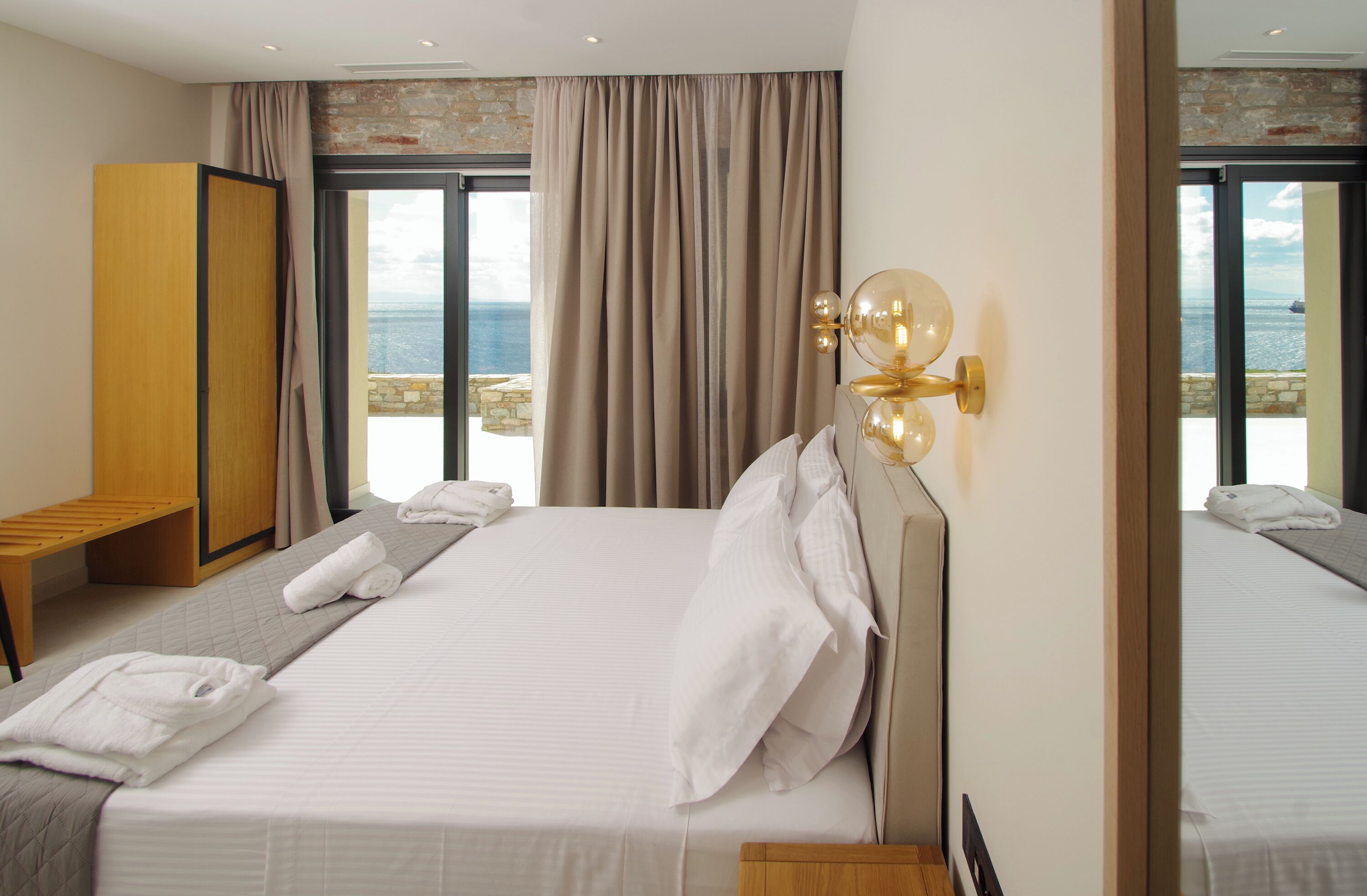 Pnoe Horizon, | Sengetøy av topp kvalitet, memory foam-senger og safe på rommet