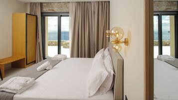 2 عدّة غرف نوم وأغطية فراش متميزة وأسرّة بإسفنج يتكيف مع شكل الجسم