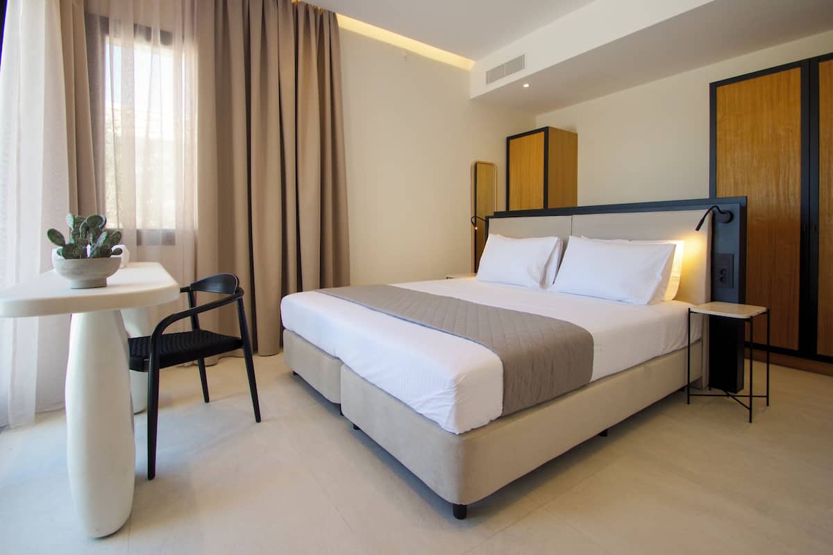 Pnoe Althea | 2 bedrooms, premium bedding, memory foam beds, in-room safe