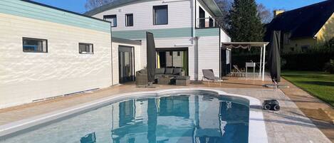 Piscine extérieure, piscine chauffée