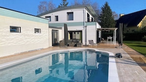 Udendørs pool, opvarmet pool