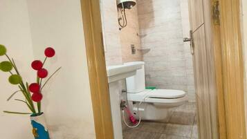 Bruser, håndklæder, Sæbe, Toiletpapir