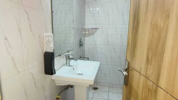 Bruser, håndklæder, Sæbe, Toiletpapir