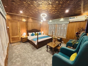 Room - Shabistan Premium Houseboats  (Srinagar)
