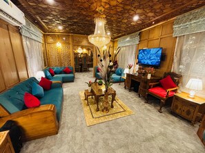 Living area - Shabistan Premium Houseboats  (Srinagar)